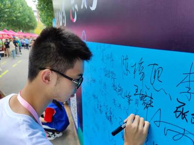 信息學院圓滿舉辦2021級本科新生迎新工作，科技信息咨詢服務(wù)成亮點